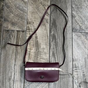 Vintage Coach Red leather Crossbody Bag with Flap Closure and Polished Finish